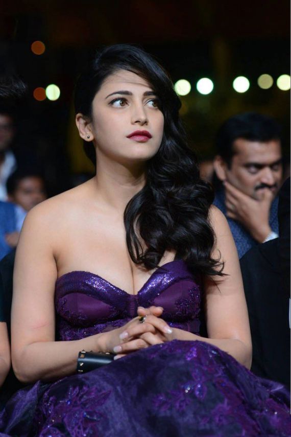 Shruti Hassan At IIFA Utsavam Awards 2016