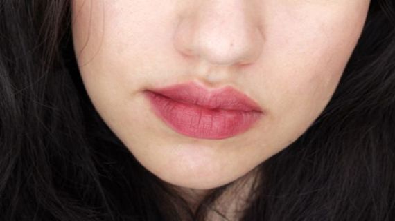 10 Makeup Goofs That Make Your Skin Look Aged