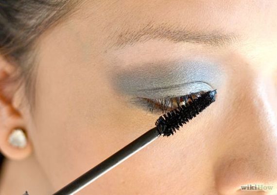 10 Makeup Goofs That Make Your Skin Look Aged